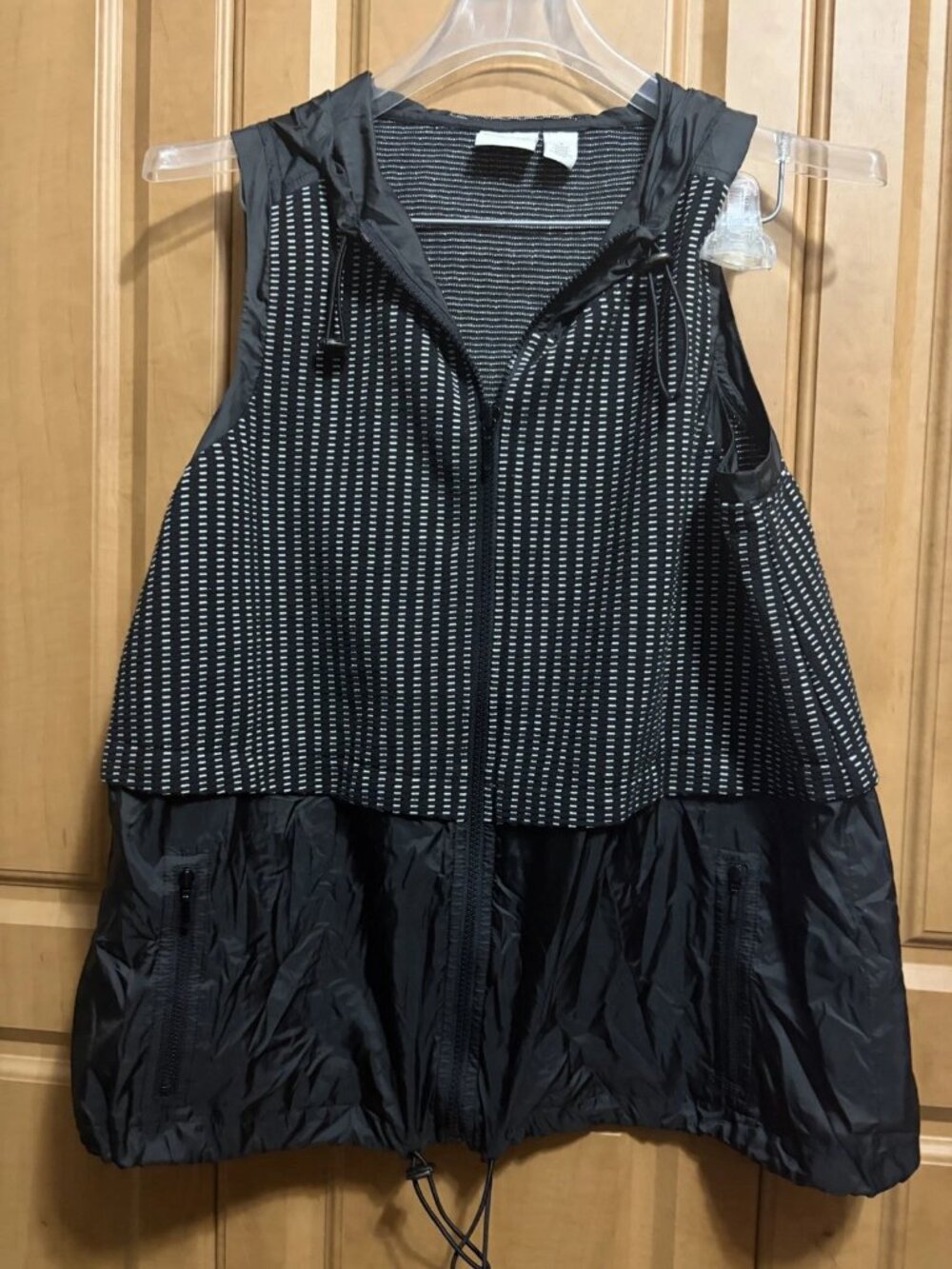 WOMENS CHICO’S ZENERGY DETAIL VEST Size Medium